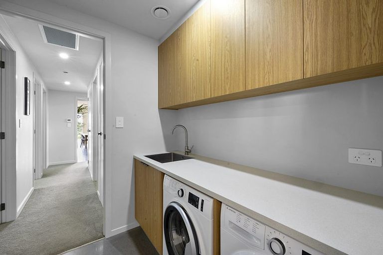 Photo of property in 5 Greenpath Lane, Hurworth, New Plymouth, 4310