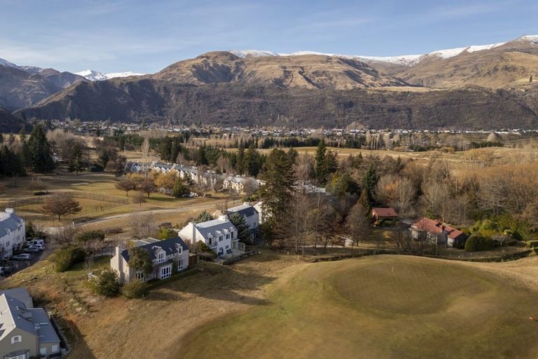 Photo of property in Millbrook Resort, 7 Chalmers Close, Arrowtown, 9371
