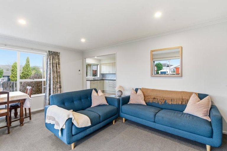 Photo of property in 2a Mallett Place, Halswell, Christchurch, 8025