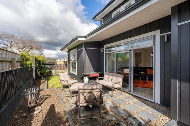Photo of property in 123 Heretaunga Street, Palmerston North, 4414
