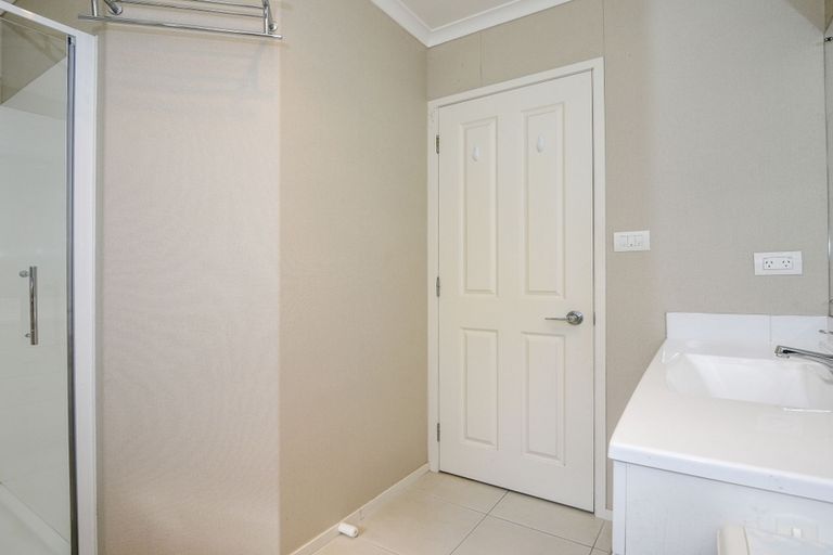 Photo of property in 7a Kitewaho Road, Swanson, Auckland, 0816