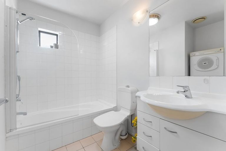 Photo of property in The Grange, 78/92 Bush Road, Albany, Auckland, 0632