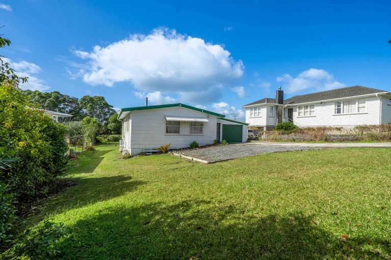 Photo of property in 35 Beaubank Road, Kelston, Auckland, 0602