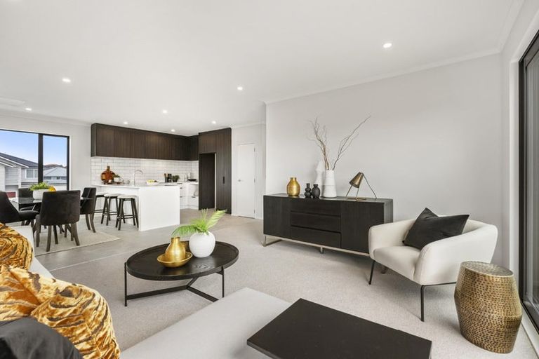 Photo of property in 32b Kukuwai Avenue, Red Beach, 0932