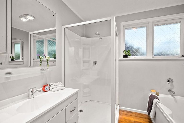 Photo of property in 112 Rathgar Road, Henderson, Auckland, 0610