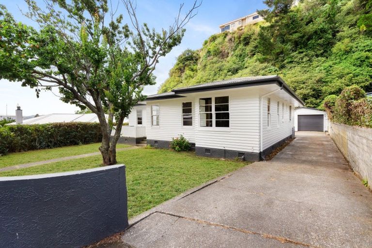 Photo of property in 51 Burns Road, Hospital Hill, Napier, 4110