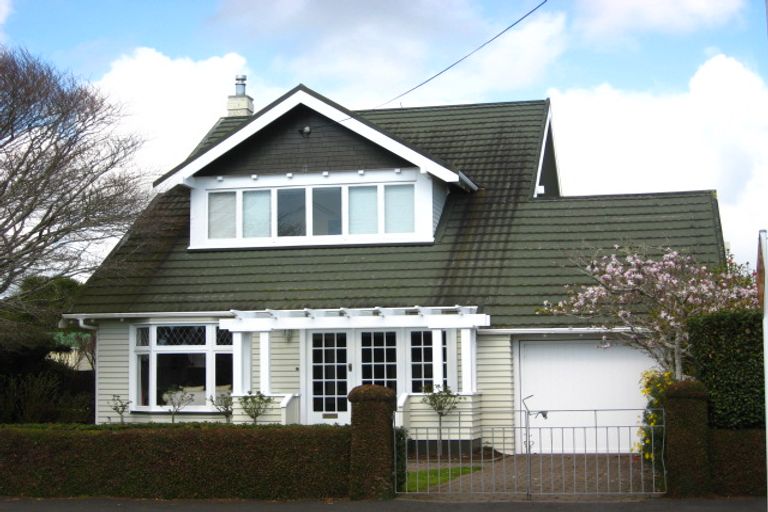 Photo of property in 19a Wallace Place, Westown, New Plymouth, 4310