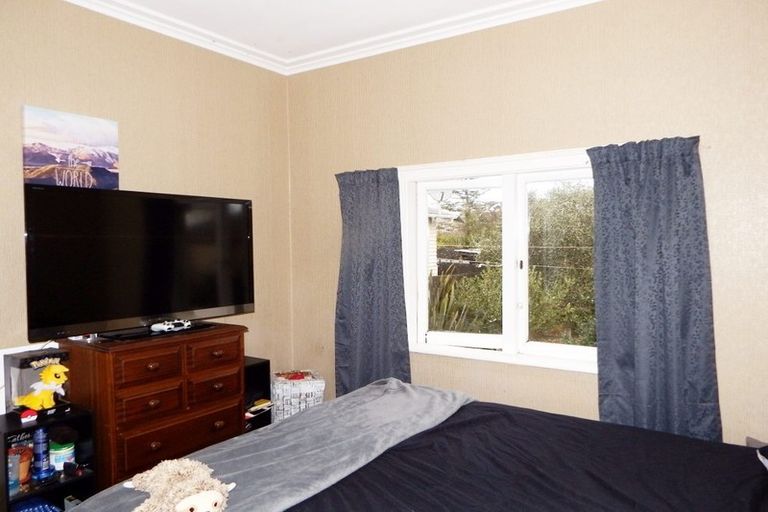 Photo of property in 25 Hunia Street, Marton, 4710