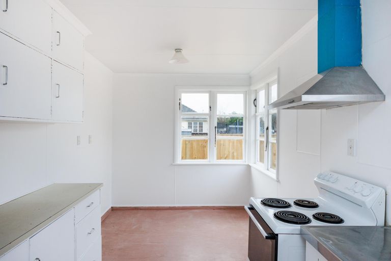 Photo of property in 70 Rangiora Avenue, Roslyn, Palmerston North, 4414