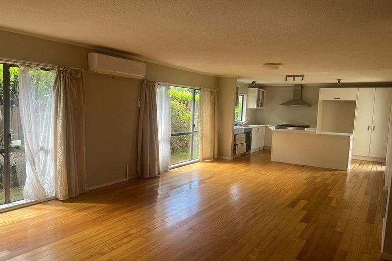 Photo of property in 23 Kennedy Avenue, Forrest Hill, Auckland, 0620