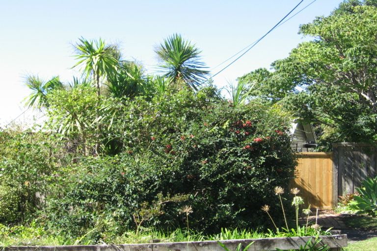 Photo of property in 2/40 Nigel Road, Browns Bay, Auckland, 0630