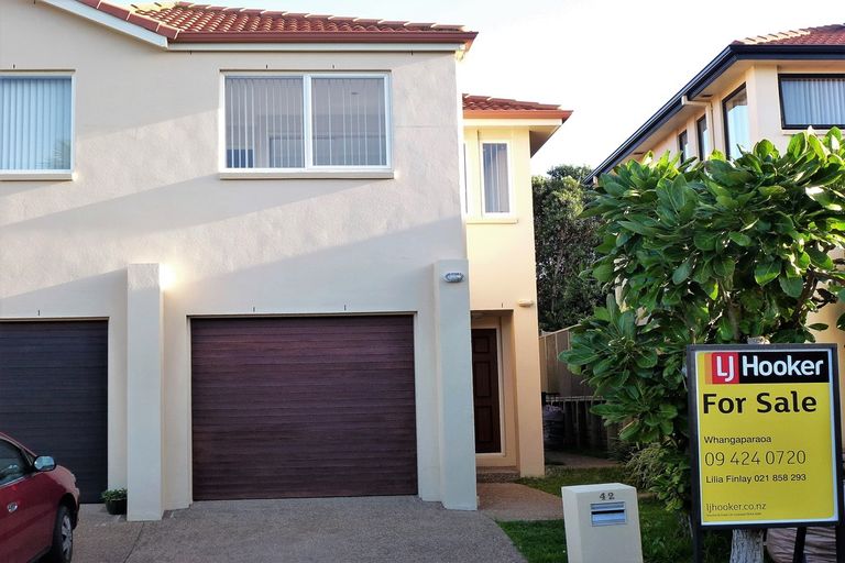 Photo of property in 42 Trimaran Drive, Gulf Harbour, Whangaparaoa, 0930