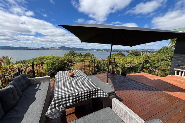 Photo of property in 180 Kawaha Point Road, Kawaha Point, Rotorua, 3010