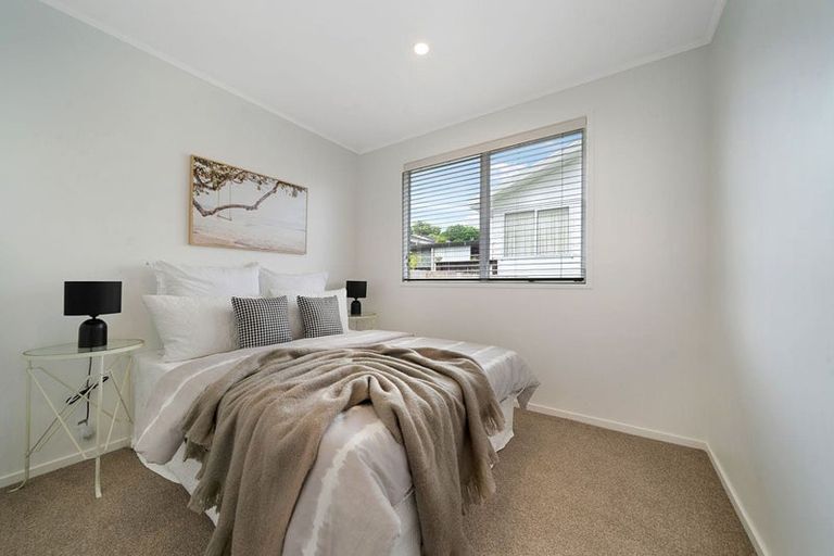 Photo of property in 2/69 Luanda Drive, Ranui, Auckland, 0612