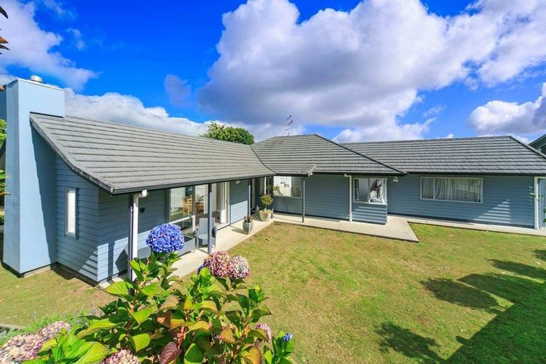 Photo of property in 7 Jomard Terrace, Northcross, Auckland, 0632