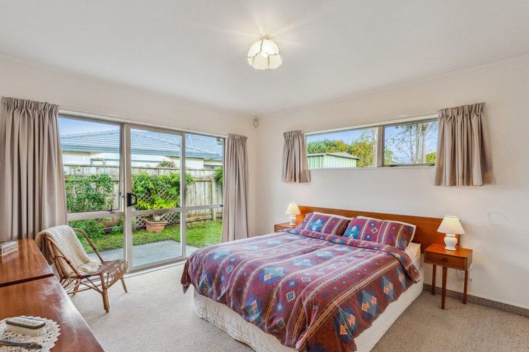 Photo of property in 6 Glen Loch Place, Paraparaumu, 5032