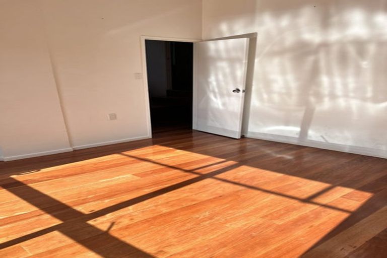 Photo of property in 349 Triangle Road, Massey, Auckland, 0614