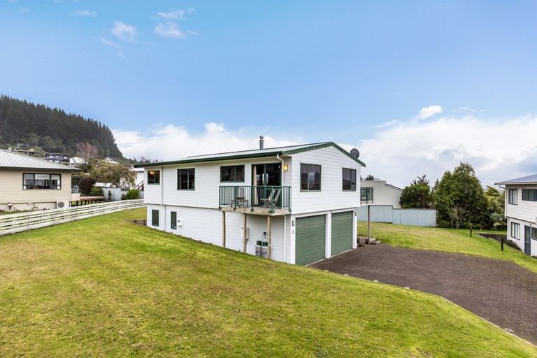 Photo of property in 6 Rowena Crescent, Motuoapa, 3382