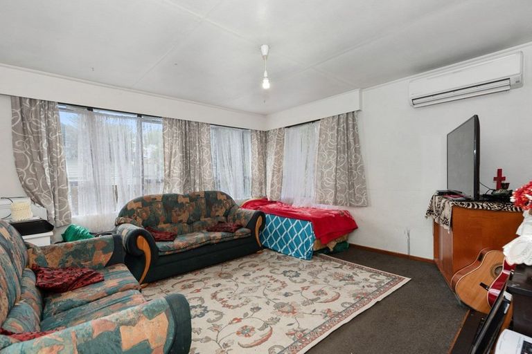 Photo of property in 57 Sare Crescent, Fairfield, Hamilton, 3214