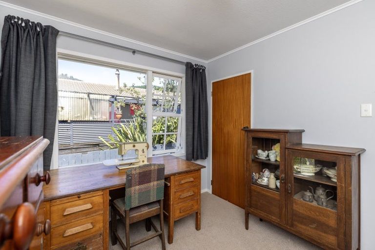 Photo of property in 11 Hookway Grove, Paraparaumu, 5032