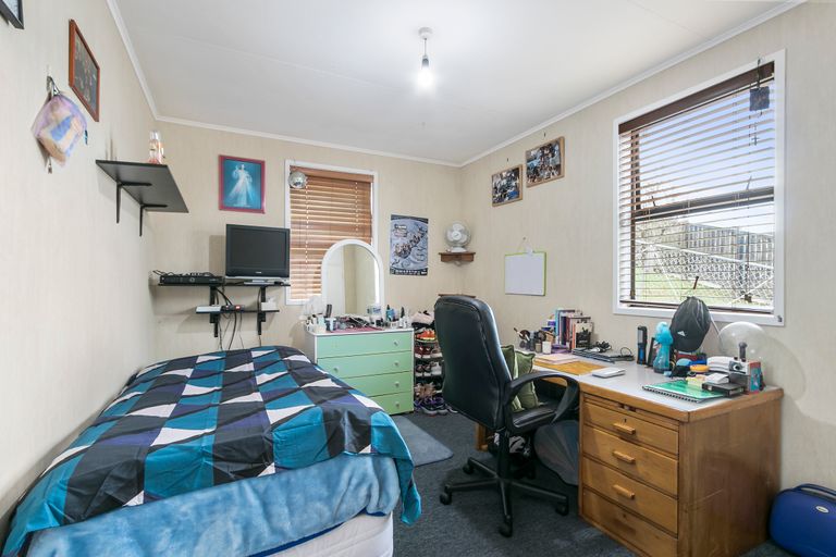 Photo of property in 31 Beaumaris Crescent, Ascot Park, Porirua, 5024