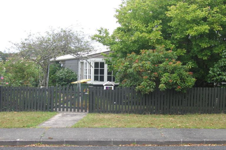 Photo of property in 24 Ramillies Place, Glenfield, Auckland, 0629