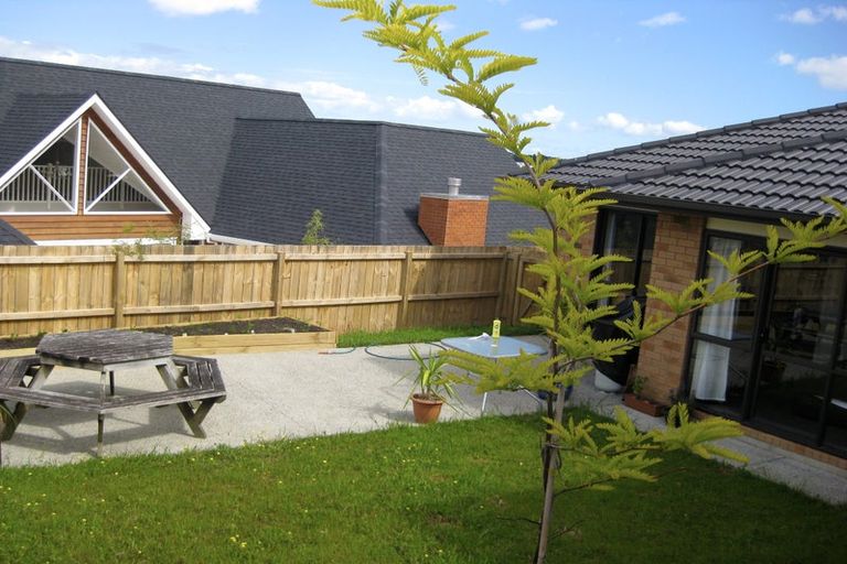 Photo of property in 14 Kilkelly Avenue, Pinehill, Auckland, 0632