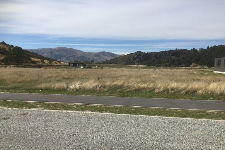 Photo of property in Luggate Park, 44 Cooper Crescent, Luggate, Wanaka, 9383