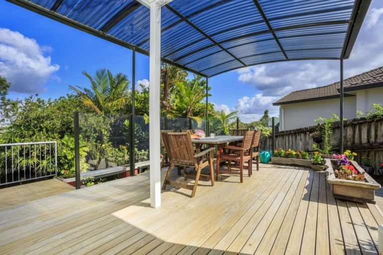 Photo of property in 61 Calypso Way, Unsworth Heights, Auckland, 0632