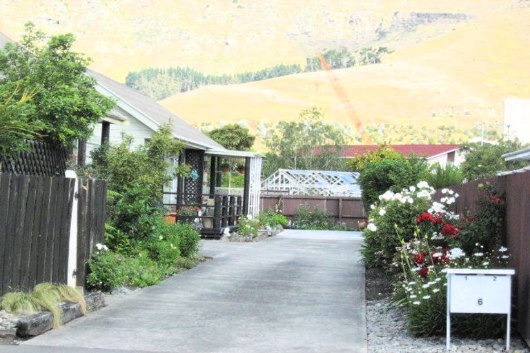 Photo of property in 2/6 Stedley Place, Heathcote Valley, Christchurch, 8022