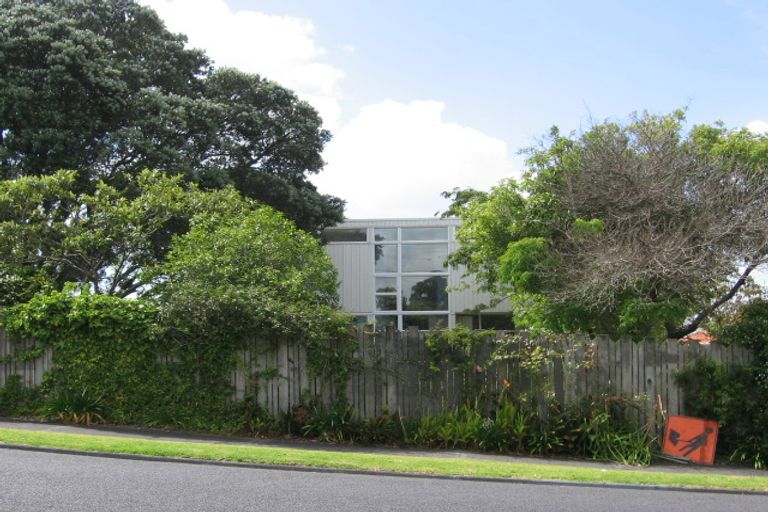 Photo of property in 157 East Coast Road, Castor Bay, Auckland, 0620