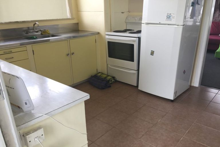 Photo of property in 2/67 Dale Crescent, Pakuranga, Auckland, 2010