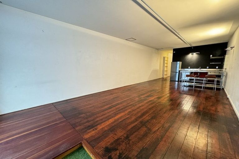 Photo of property in 20 Egmont Street, Te Aro, Wellington, 6011