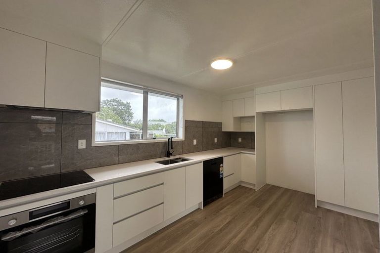 Photo of property in 8 Dennis Road, Papatoetoe, Auckland, 2025