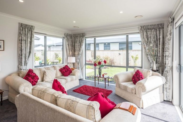 Photo of property in 12 Christow Court, Paraparaumu, 5032