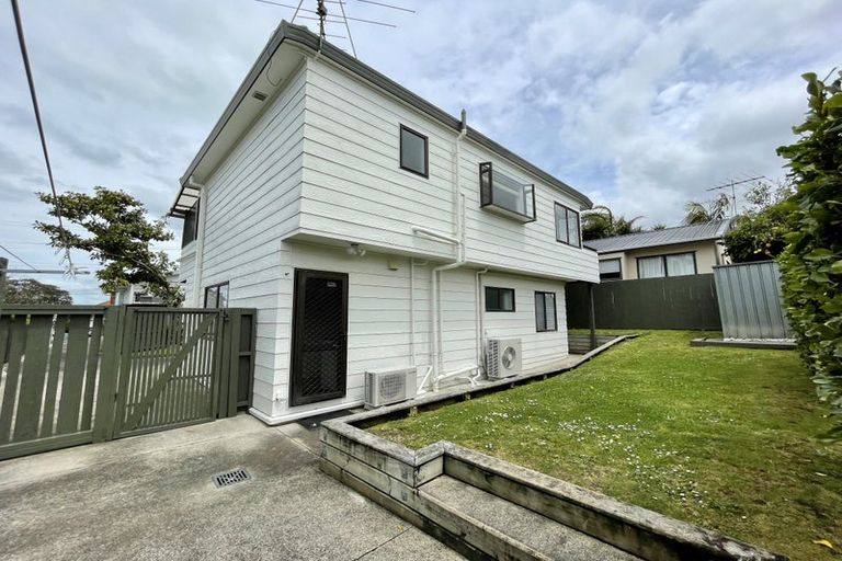 Photo of property in 2/6 Evan Street, Belmont, Auckland, 0622