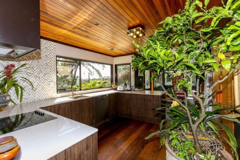 Photo of property in 319 Mangorei Road, Merrilands, New Plymouth, 4312