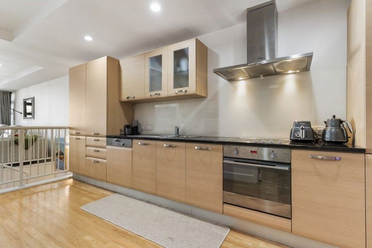 Photo of property in 24/11p Maunganui Road, Mount Maunganui, 3116