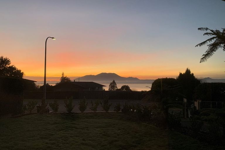 Photo of property in 1/16 Isobel Street, Acacia Bay, Taupo, 3330