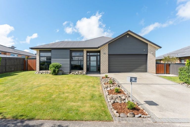 Photo of property in 21 Nelson Avenue, Aotea, Porirua, 5024