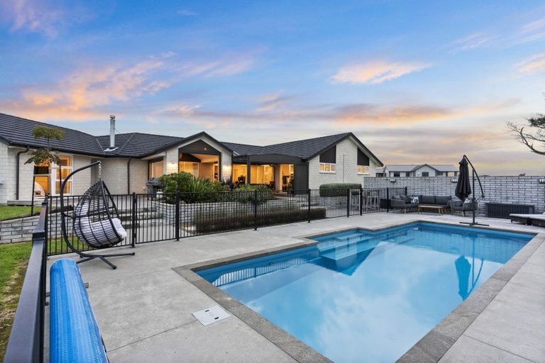 Photo of property in 75 Waimanu Awa Road, Runciman, Drury, 2579