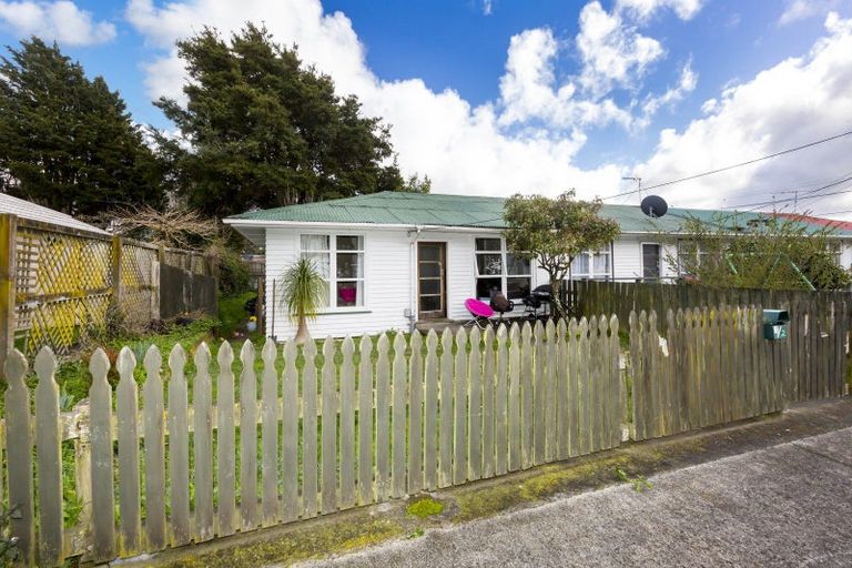 Photo of property in 2d Palfrey Street, Wallaceville, Upper Hutt, 5018