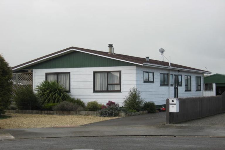 Photo of property in 37 Lowes Place, Solway, Masterton, 5810