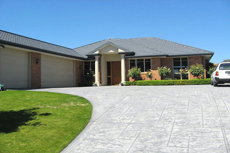 Photo of property in 3 Creedon Glen, Casebrook, Christchurch, 8051
