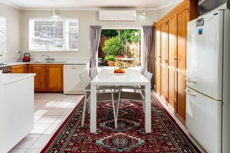 Photo of property in 81 Elizabeth Street, Mount Victoria, Wellington, 6011