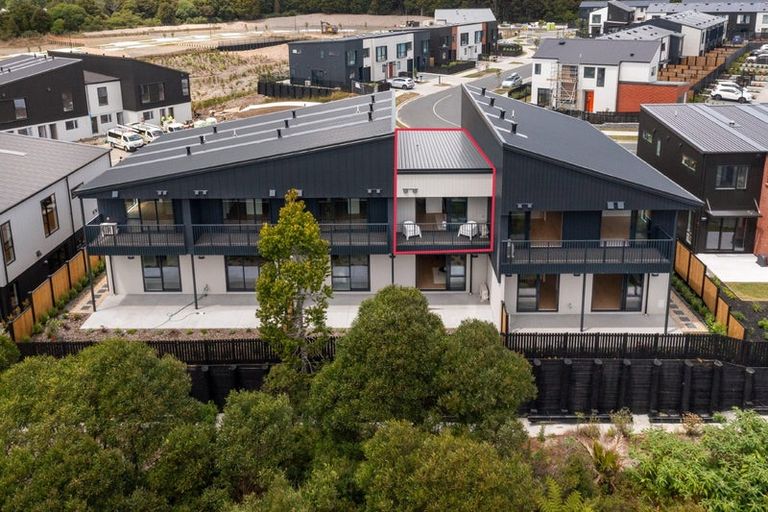 Photo of property in 5/1 Parapara Place, Albany, 0632