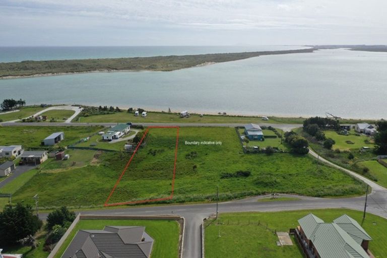 Photo of property in 33 Moray Terrace, Fortrose, Tokanui, 9875