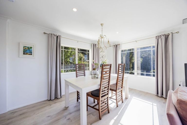 Photo of property in 39 Emlyn Place, Torbay, Auckland, 0630