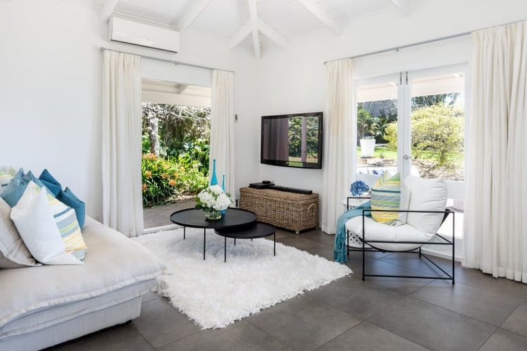 Photo of property in 339 Clifton Road, Whitford, Howick, 2571