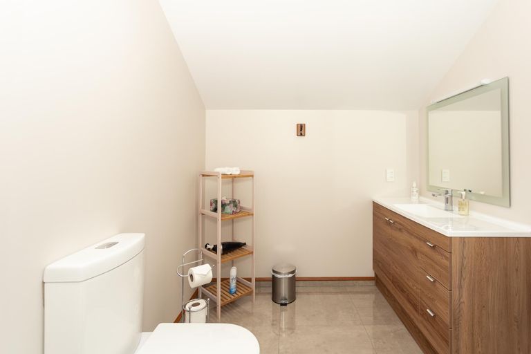 Photo of property in 33 Wellington Street, Enfield, Oamaru, 9491